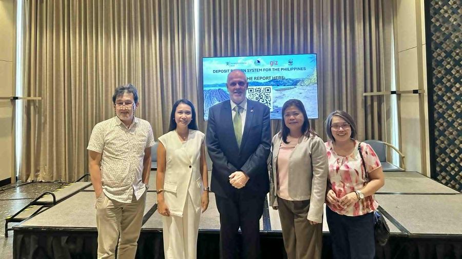 Representatives from the private sector, including members of Samahan sa Pilipinas ng mga Industriyang Kimika (SPIK)