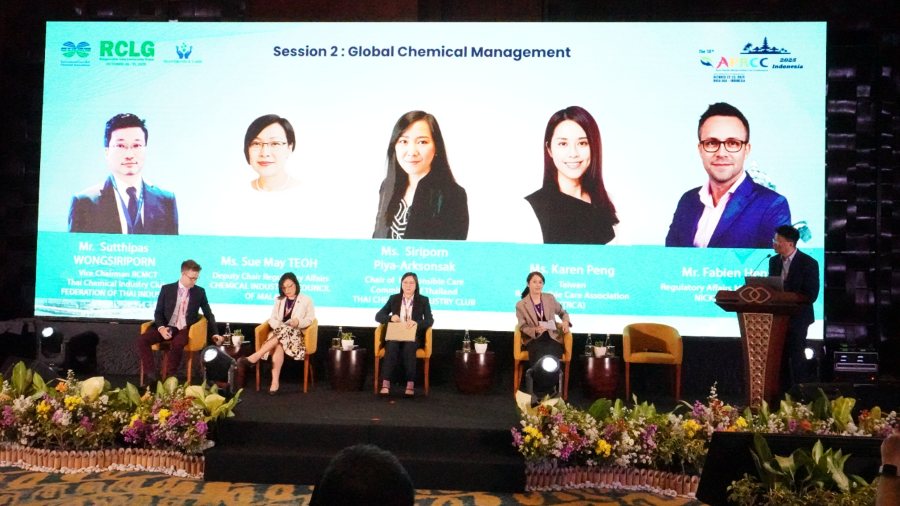 Ms. Sue May Teoh (ExxonMobil), Ms. Siripon Piya-Arksornsak (RCMCT), Ms. Karen Peng (Merck Taiwan), and Mr. Fabien Henry (Nickel Institute Ms. Sue May Teoh (ExxonMobil), Ms. Siripon Piya-Arksornsak (RCMCT), Ms. Karen Peng (Merck Taiwan), and Mr. Fabien Henry (Nickel Institute