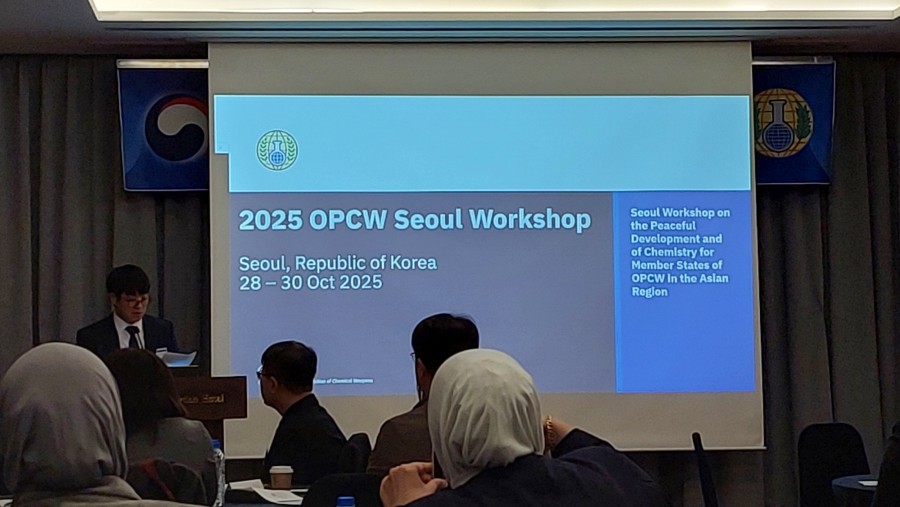 Mr. Taeeon Kim Mr. Taeeon Kim